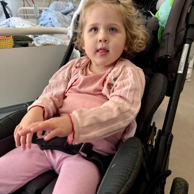 89586599 1760467412680663 R